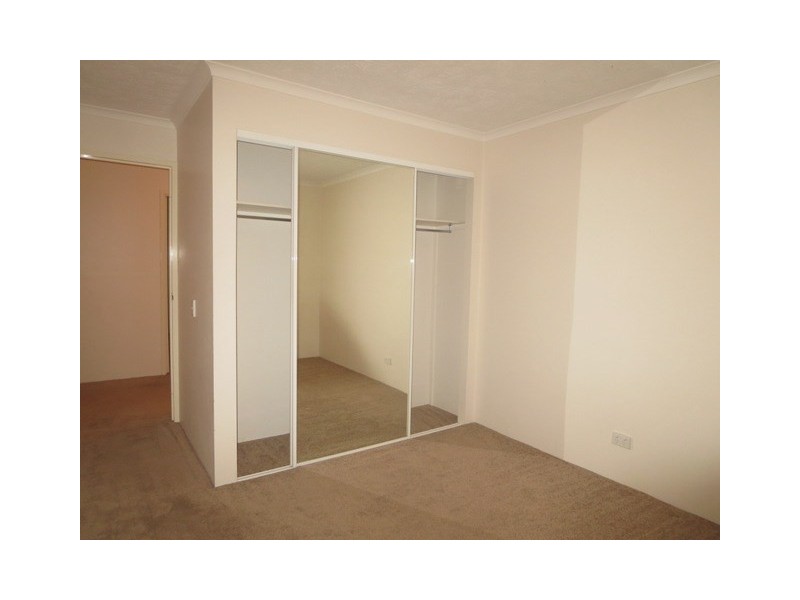 4/32-34 Second Avenue, Broadbeach QLD 4218