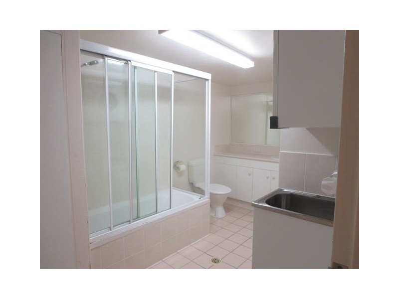 4/32-34 Second Avenue, Broadbeach QLD 4218