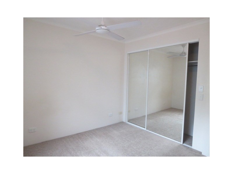 4/32-34 Second Avenue, Broadbeach QLD 4218