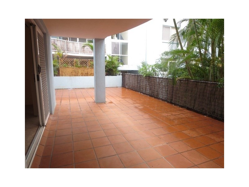 4/32-34 Second Avenue, Broadbeach QLD 4218