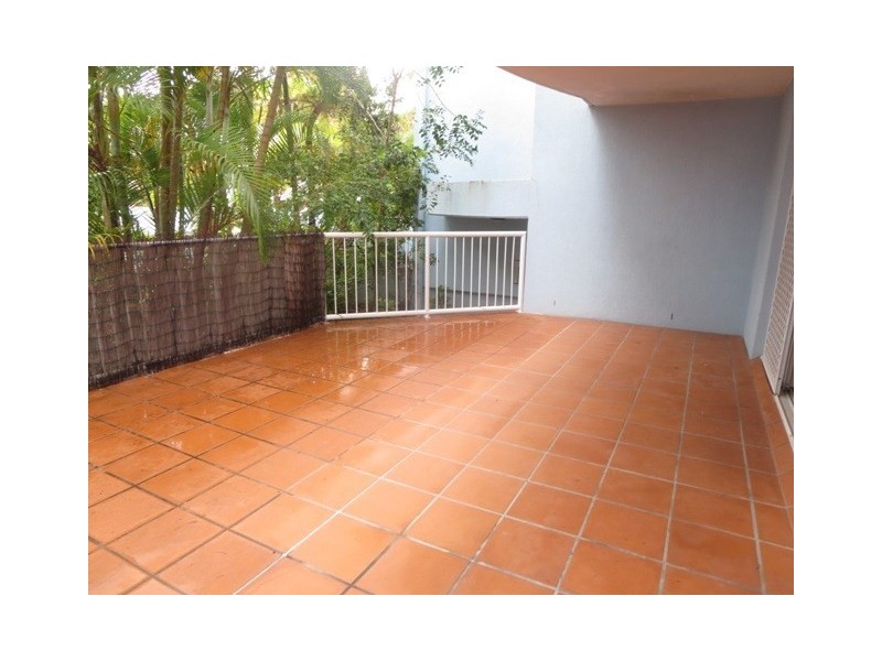 4/32-34 Second Avenue, Broadbeach QLD 4218