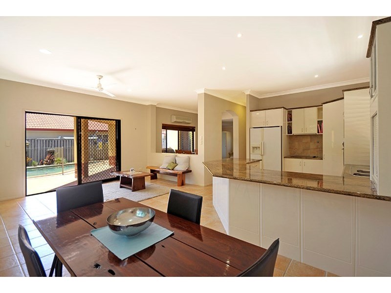 25 Tropicana Circuit, Burleigh Waters QLD 4220