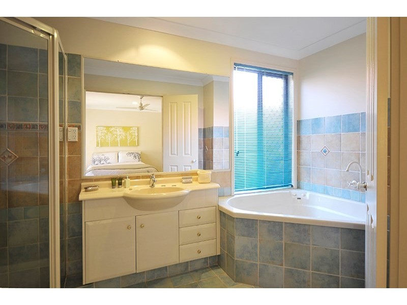 25 Tropicana Circuit, Burleigh Waters QLD 4220