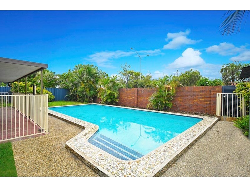 16 Salacia Avenue, Mermaid Waters QLD 4218