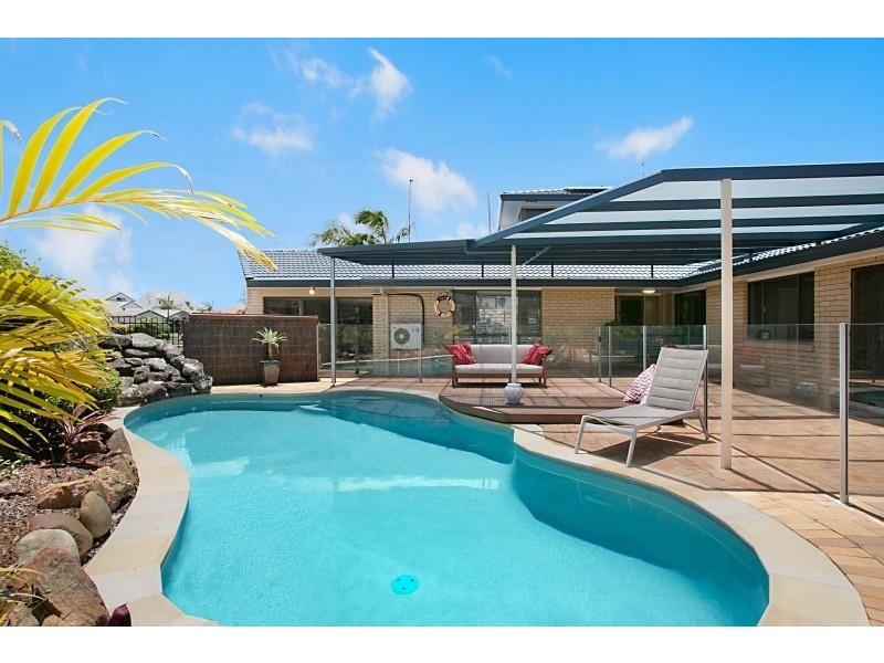3 Wills Court, Paradise Point QLD 4216