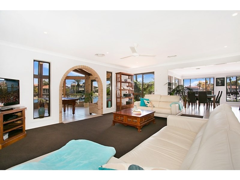 3 Wills Court, Paradise Point QLD 4216