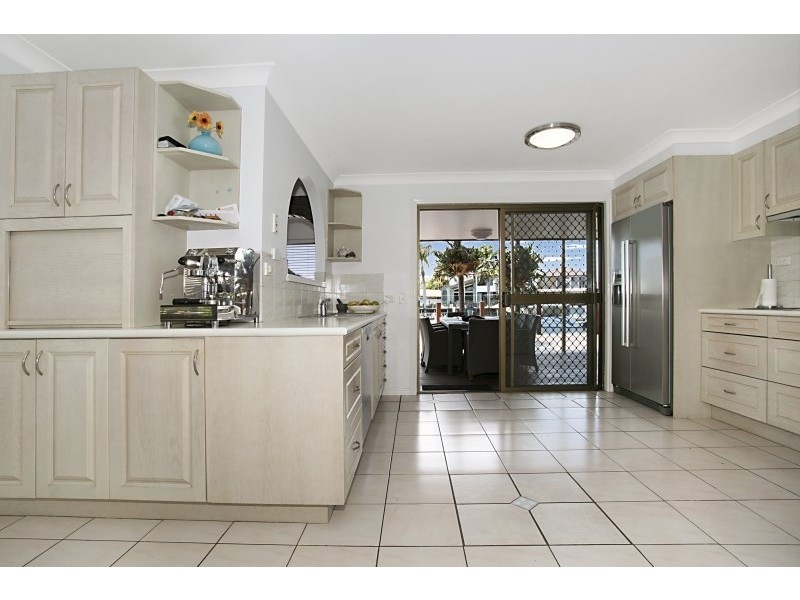 3 Wills Court, Paradise Point QLD 4216