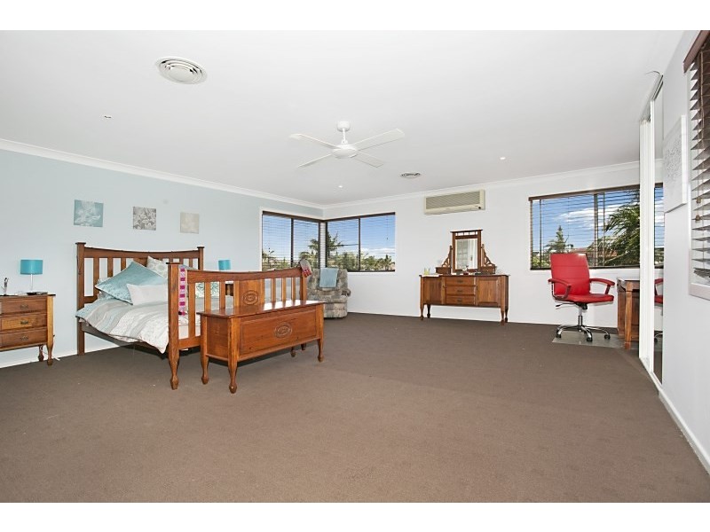 3 Wills Court, Paradise Point QLD 4216