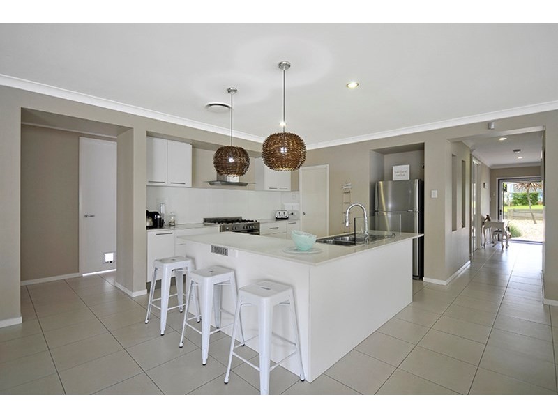 27 Camarillo Circuit, Reedy Creek QLD 4227