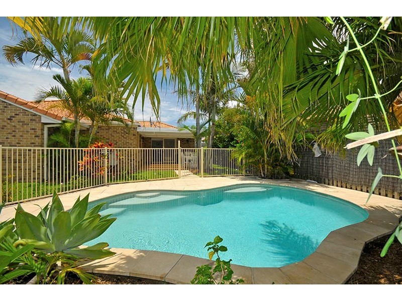 8 Rice Place, Varsity Lakes QLD 4227