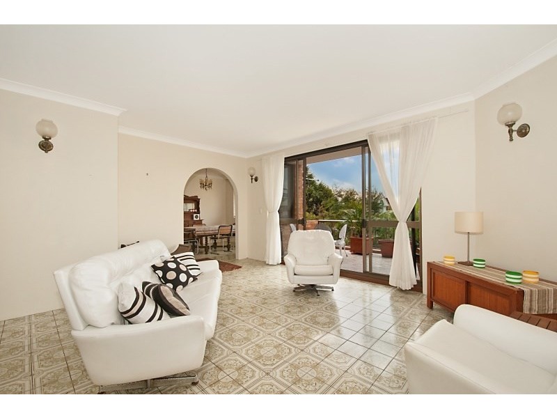3/6 St Kilda Avenue, Broadbeach QLD 4218