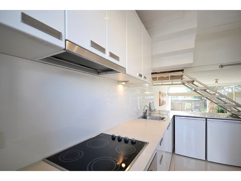 19/96 Petrel Avenue, Mermaid Beach QLD 4218