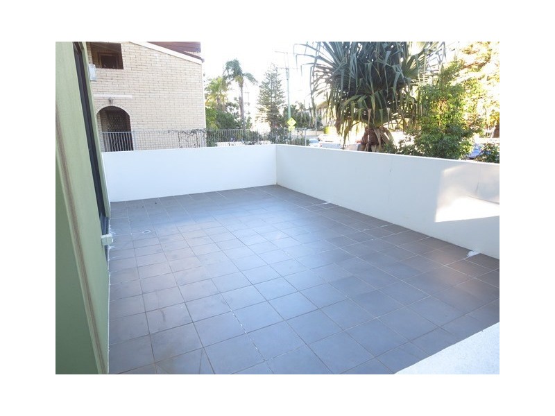 Unit 3/3 “Vivid Apartments” Beach Parade, Surfers Paradise QLD 4217