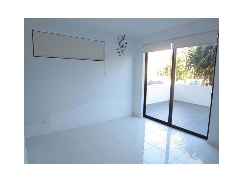 Unit 3/3 “Vivid Apartments” Beach Parade, Surfers Paradise QLD 4217