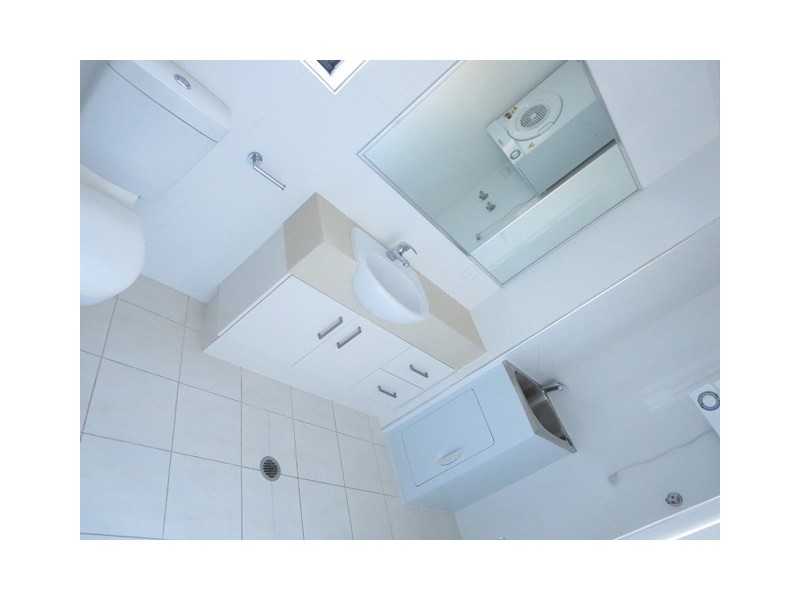 Unit 3/3 “Vivid Apartments” Beach Parade, Surfers Paradise QLD 4217