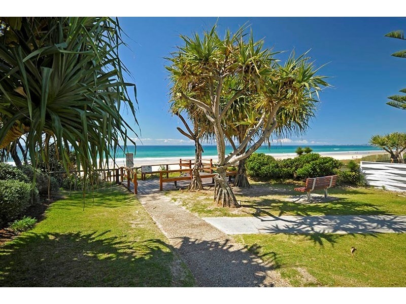 37 William Street, Mermaid Beach QLD 4218