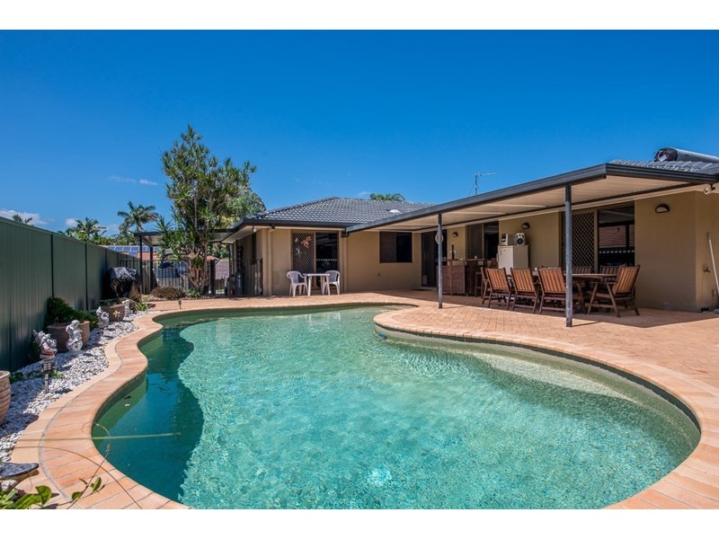 11 Mackay Place, Burleigh Waters QLD 4220