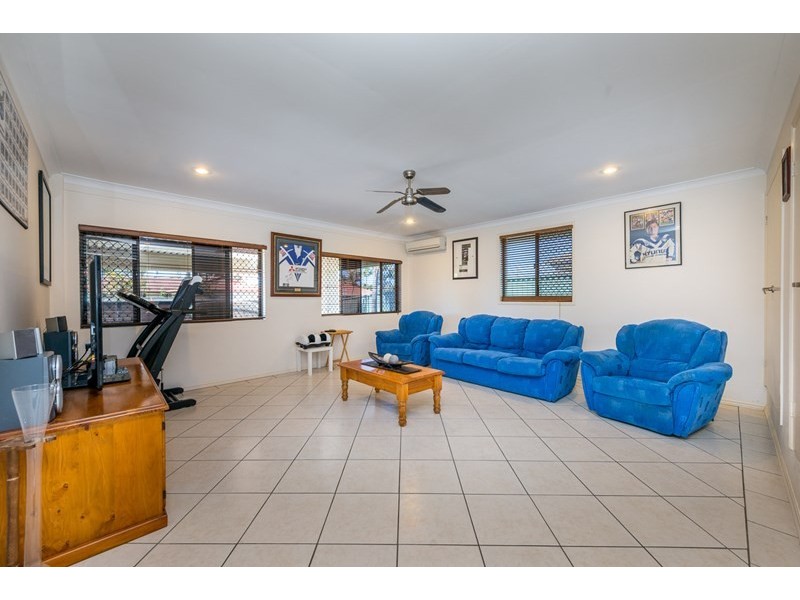 11 Mackay Place, Burleigh Waters QLD 4220