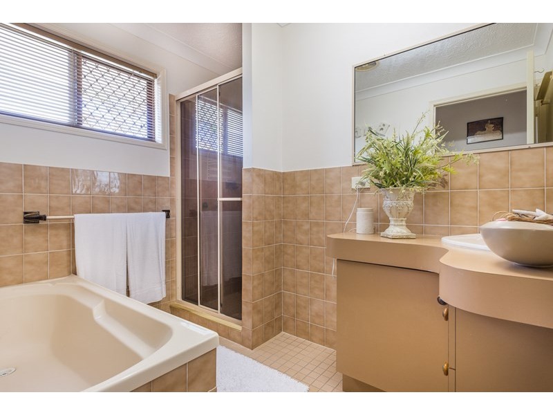 11 Mackay Place, Burleigh Waters QLD 4220