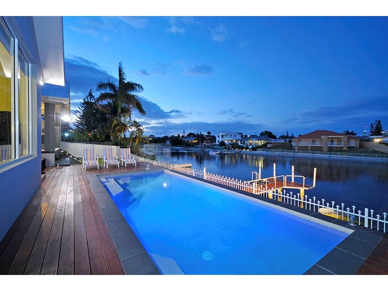 36 Sundowner Court, Mermaid Waters QLD 4218