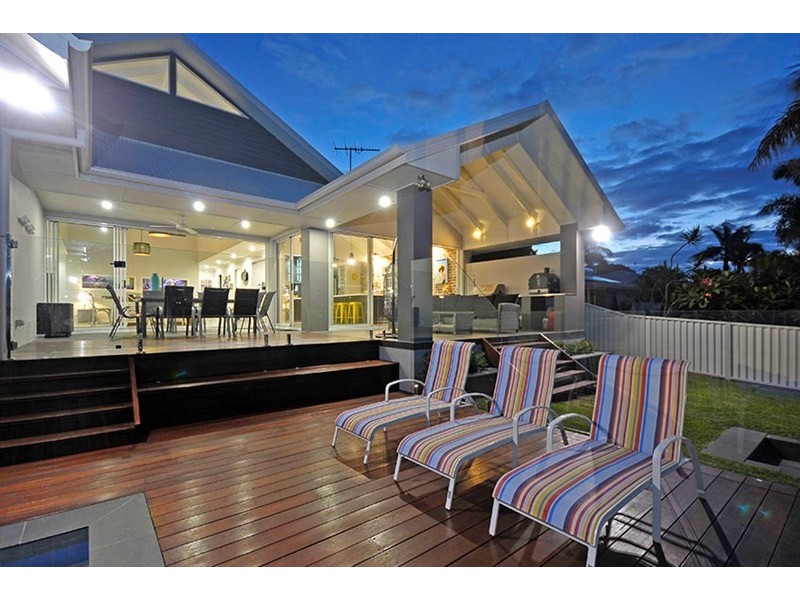 36 Sundowner Court, Mermaid Waters QLD 4218