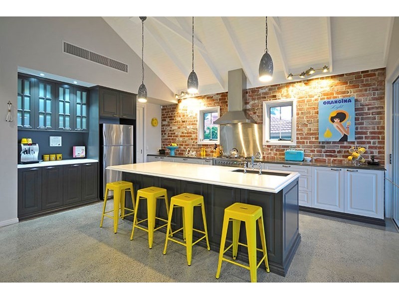 36 Sundowner Court, Mermaid Waters QLD 4218