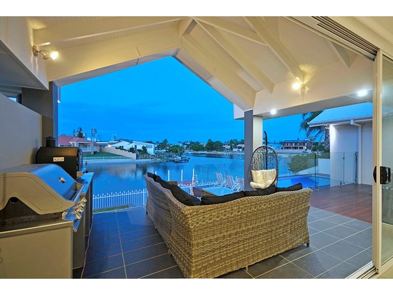 36 Sundowner Court, Mermaid Waters QLD 4218