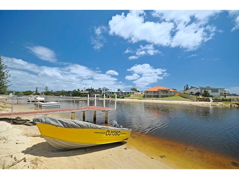 36 Sundowner Court, Mermaid Waters QLD 4218