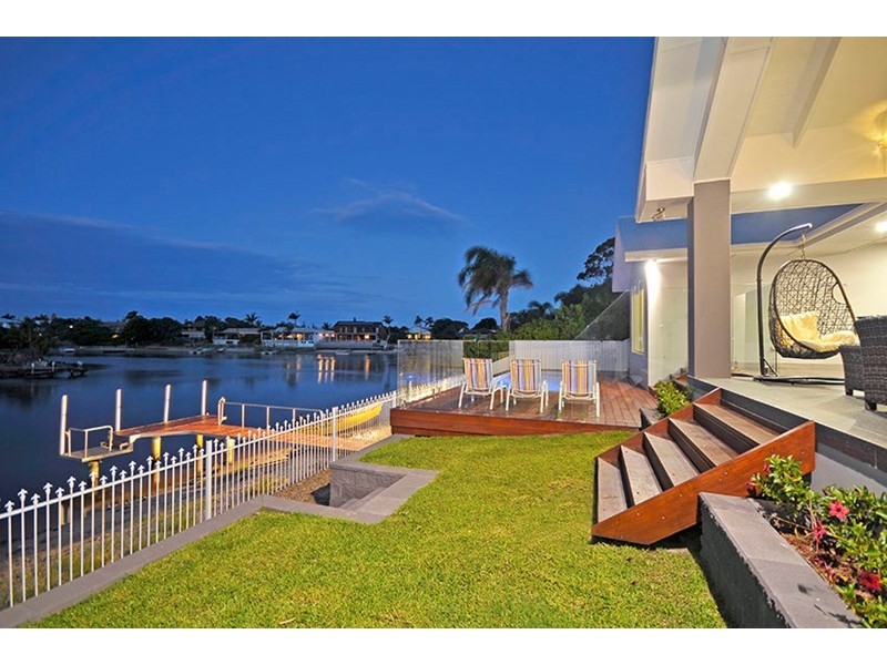 36 Sundowner Court, Mermaid Waters QLD 4218