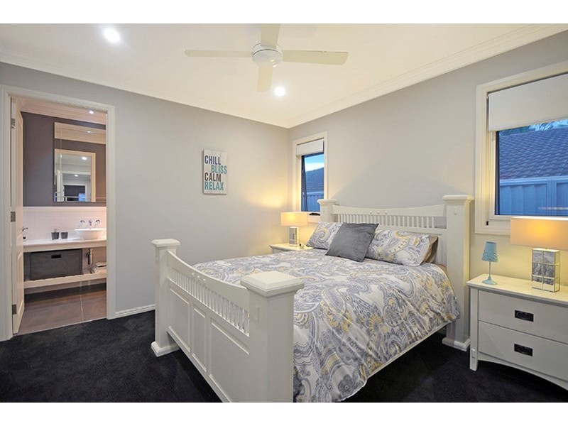 36 Sundowner Court, Mermaid Waters QLD 4218