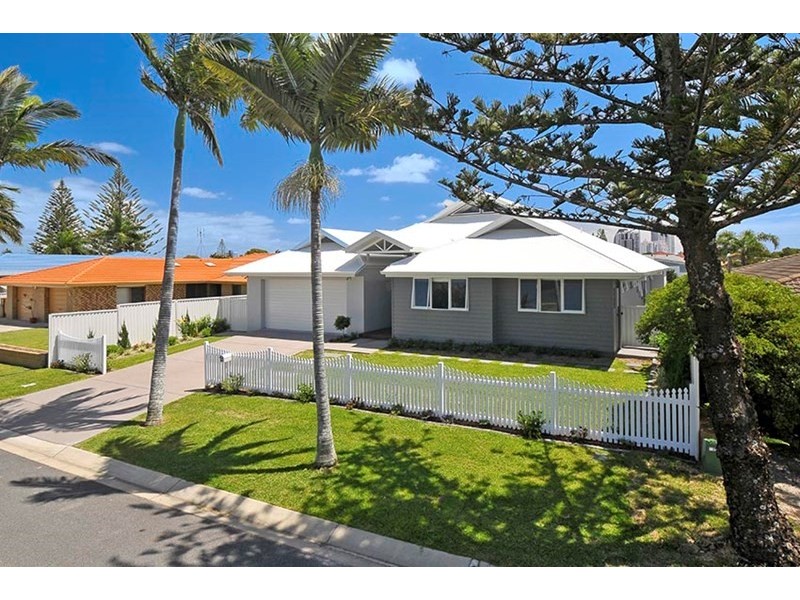 36 Sundowner Court, Mermaid Waters QLD 4218