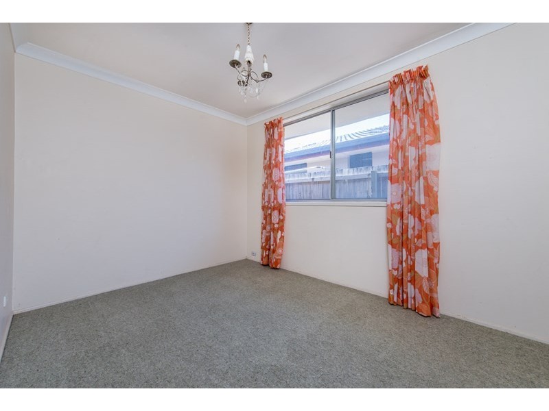 111 Albion Avenue, Miami QLD 4220