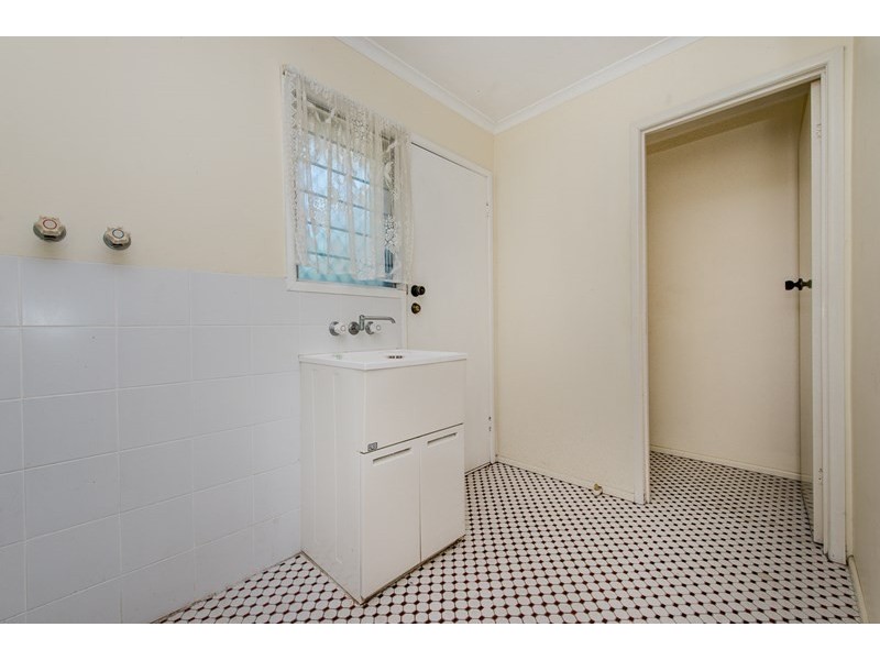 111 Albion Avenue, Miami QLD 4220