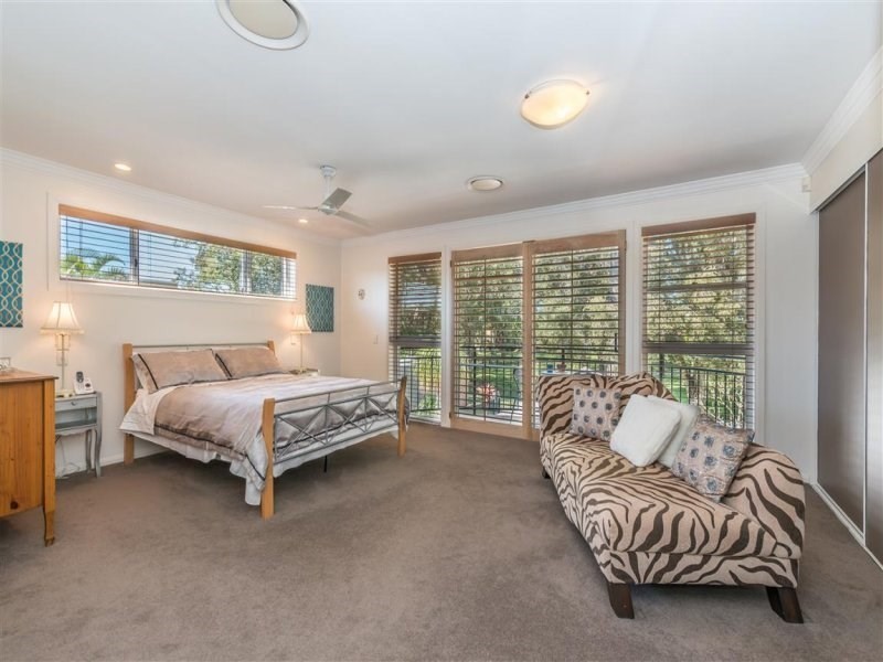 1/8 Vespa Crescent, Bundall QLD 4217