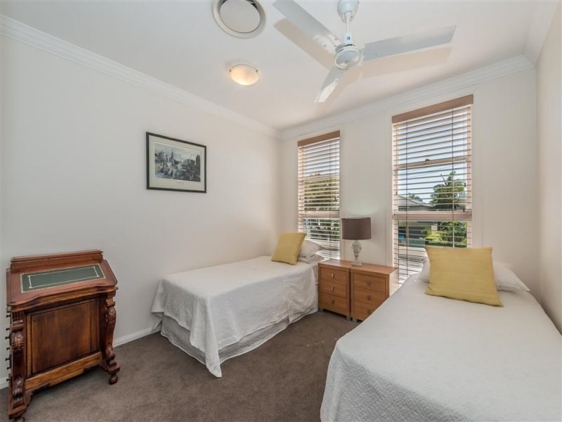 1/8 Vespa Crescent, Bundall QLD 4217