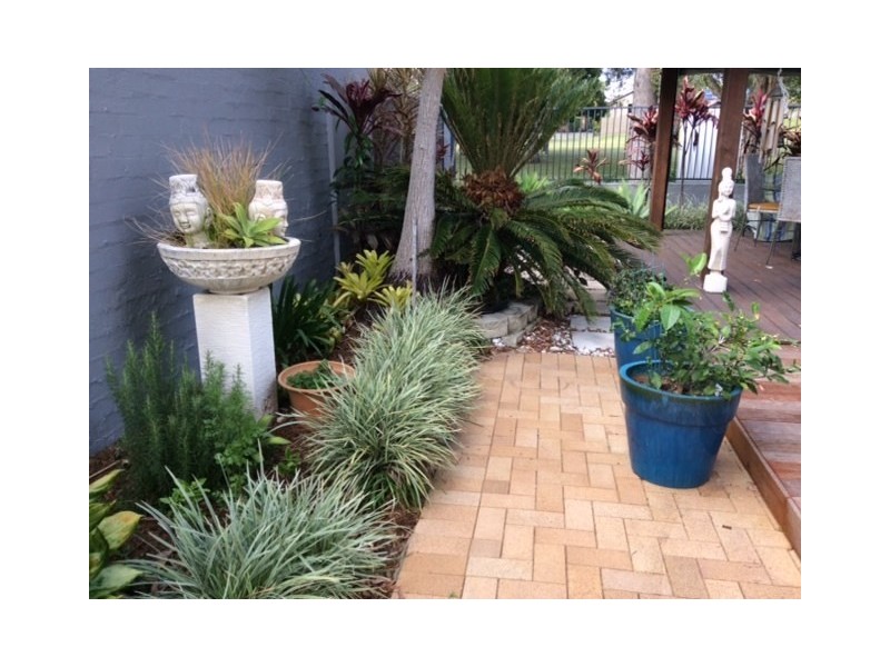 1/8 Vespa Crescent, Bundall QLD 4217