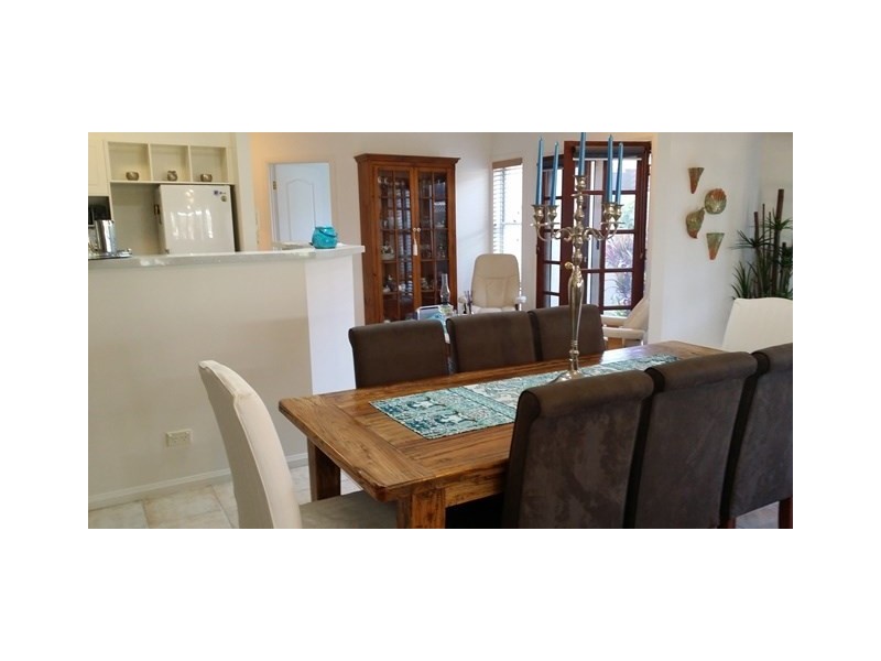 1/8 Vespa Crescent, Bundall QLD 4217