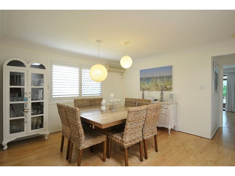 10 Salacia Avenue, Mermaid Waters QLD 4218