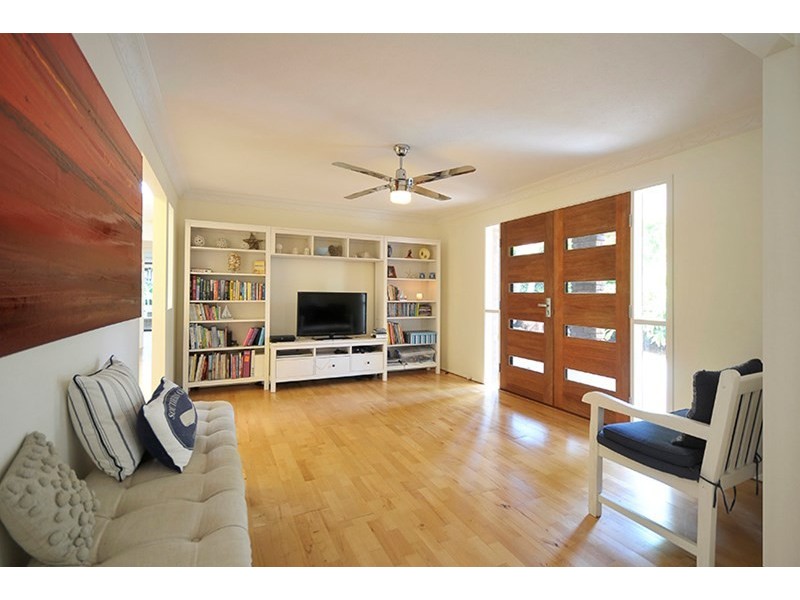 10 Salacia Avenue, Mermaid Waters QLD 4218