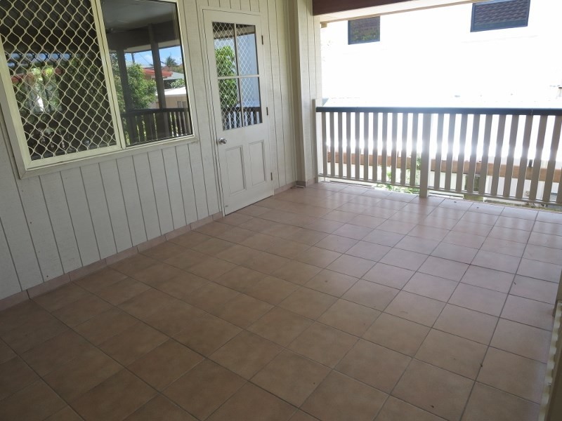 39 Seagull Avenue, Mermaid Beach QLD 4218