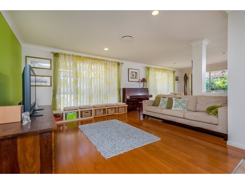 37 Seville Circuit, Burleigh Waters QLD 4220