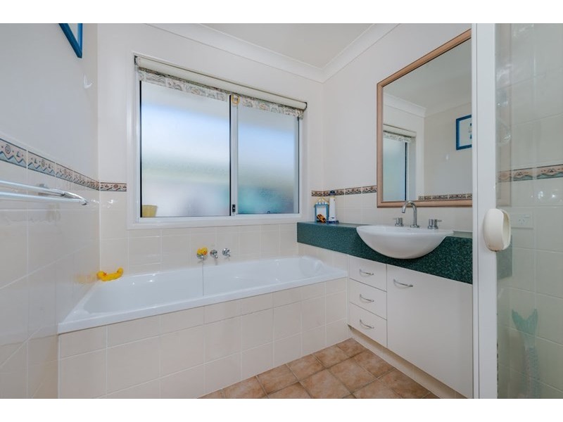 37 Seville Circuit, Burleigh Waters QLD 4220