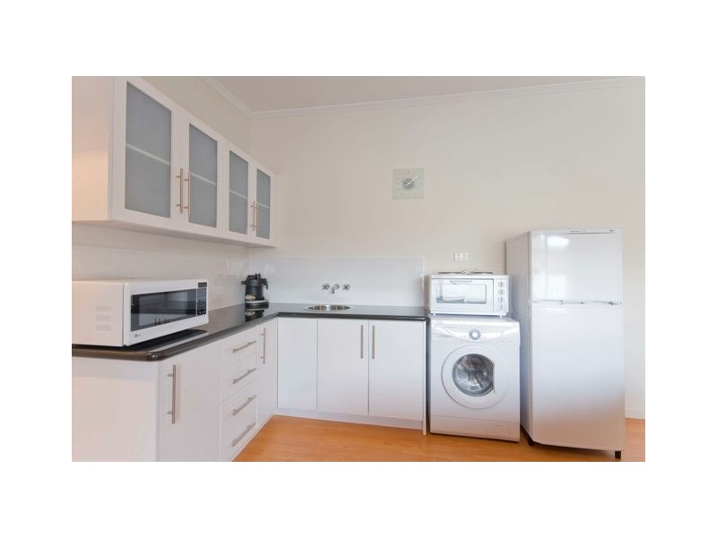 1-5/39 Darrambal Street, Surfers Paradise QLD 4217