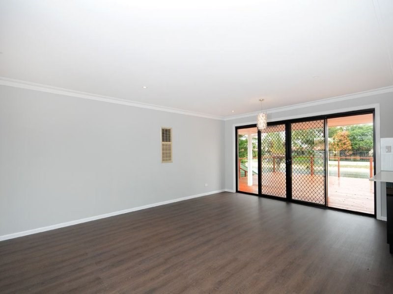 13 Sundowner Court, Mermaid Waters QLD 4218