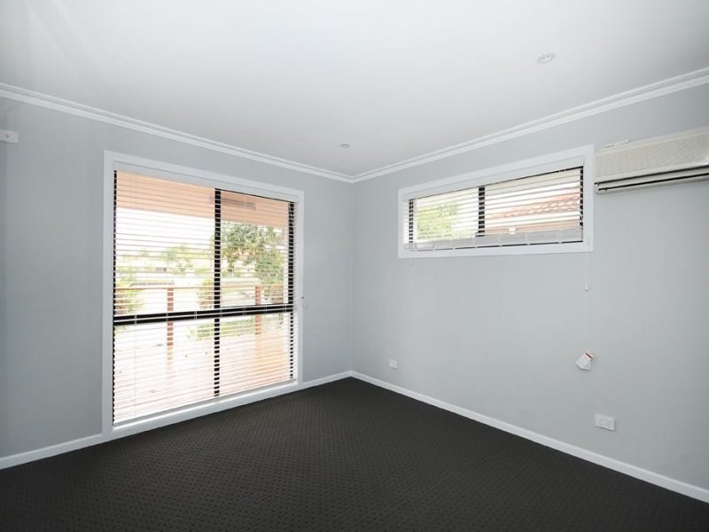 13 Sundowner Court, Mermaid Waters QLD 4218