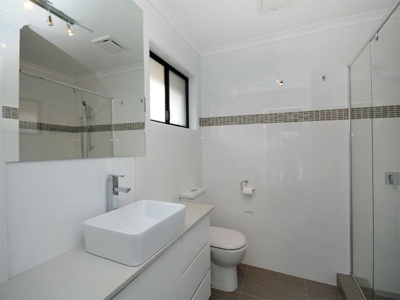 13 Sundowner Court, Mermaid Waters QLD 4218