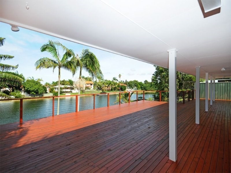 13 Sundowner Court, Mermaid Waters QLD 4218