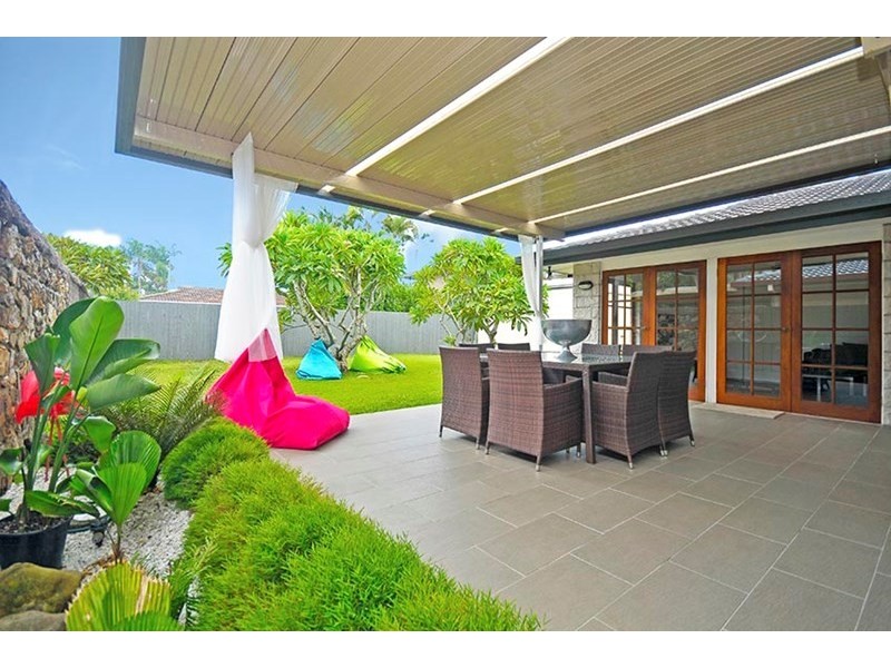 26 Ilkinia Avenue, Broadbeach Waters QLD 4218