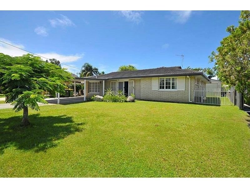 26 Ilkinia Avenue, Broadbeach Waters QLD 4218