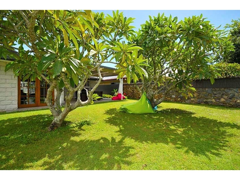 26 Ilkinia Avenue, Broadbeach Waters QLD 4218